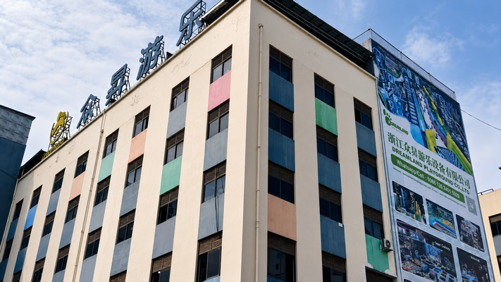Production, sample halls and the design office in one building in Qiaoxia Town